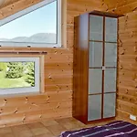 6 Person In Eidsvag-by Traum