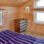 6 Person In Eidsvag-by Traum