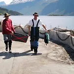 6 Person In Eidsvag-by Traum Rod (More og Romsdal)