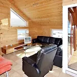 Дом отдыха 6 Person In Eidsvag-by Traum *