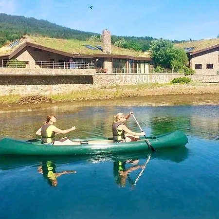 6 Person In Eidsvag-by Traum Feriehus Rød