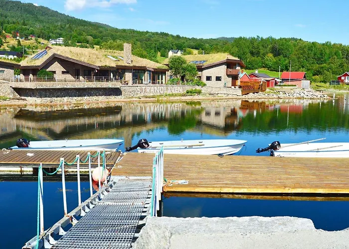 6 Person In Eidsvag-by Traum Vakantiehuis Rød