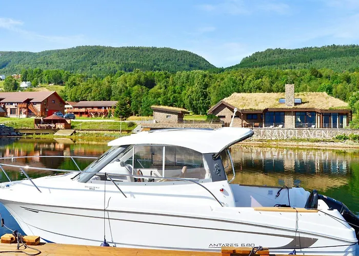 6 Person In Eidsvag-by Traum Rød