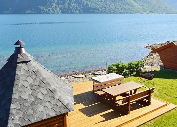 Vakantiehuis 6 Person In Eidsvag-by Traum