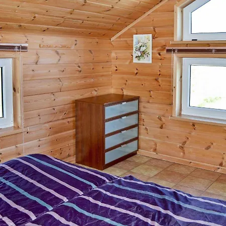 6 Person In Eidsvag-by Traum