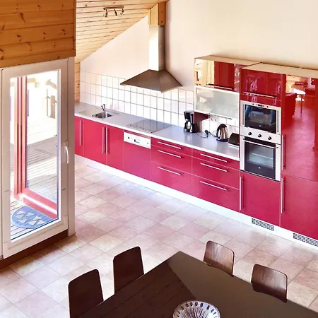 6 Person In Eidsvag-by Traum *