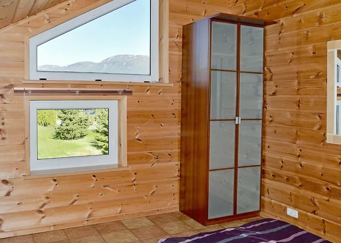 6 Person In Eidsvag-by Traum