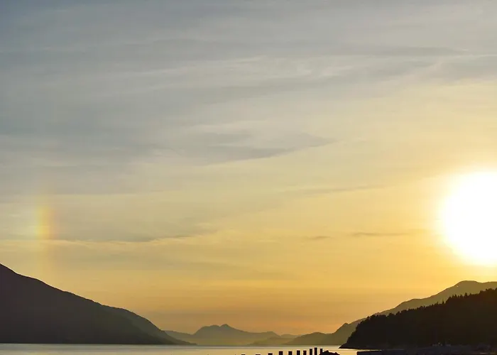 6 Person In Eidsvag-by Traum Rød