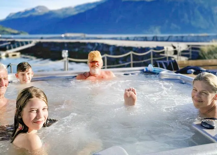 6 Person In Eidsvag-by Traum בית נופש Rød